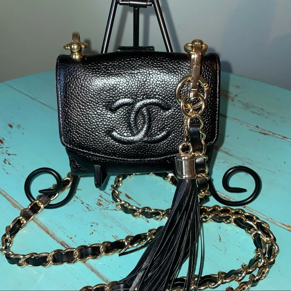 🔴🔴SOLD🔴🔴CHANEL WOC Vintage Wallet on Chain Crossbody Caviar Leather - Picture 15 of 16